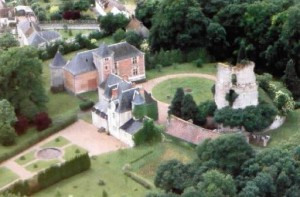 Château de Viévy-le-Rayé. Une châtellenie millénaire (réservez les dernières places. Contact: sciencesetlettres41@orange.fr) @ Château de Viévy | Viévy-le-Rayé | Centre-Val de Loire | France